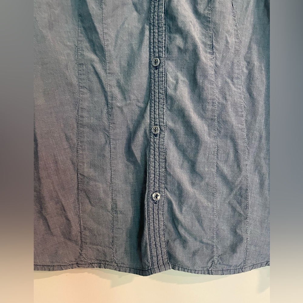 St. John's Bay Blue Chambray Button-Down Cotton Shirt M - Picture 3 of 9